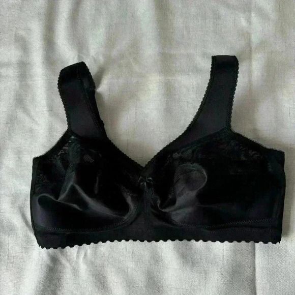 Glamorise full  coverage plus size bra - Picture 7 of 16